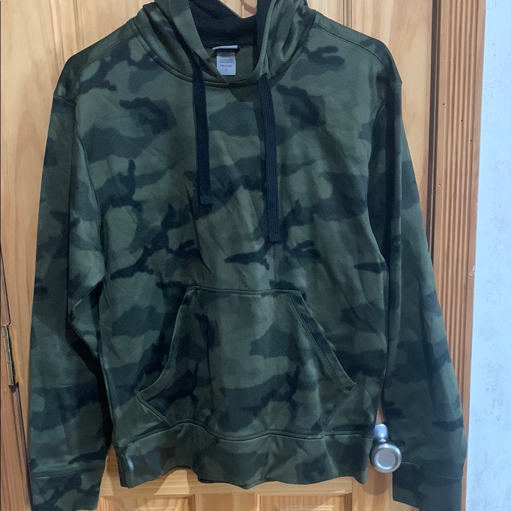 Champion Camouflage Green Men's Hoodie size Small with front pockets